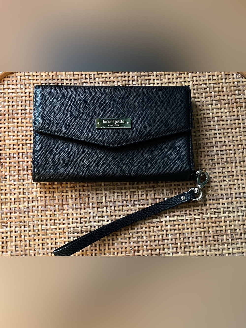 Kate Spade Leather Wristlet wallet in Black